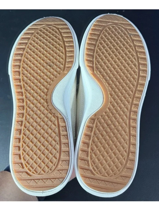 Skechers White Low-Top Textile Sneakers with Subtle Cream Details - Picture 4 of 5